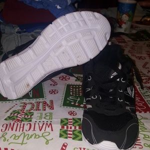 TNX black Tennis shoes